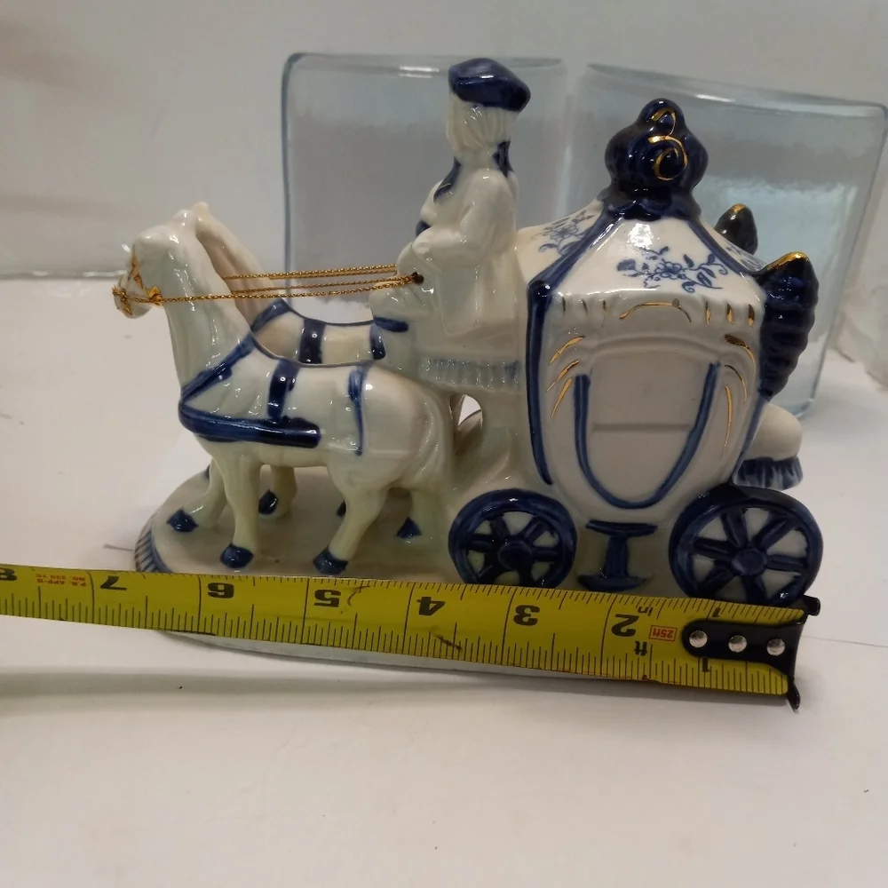 VICTORIAN Colonial Blue White Horse Carriage Figurine Porcelain Ceramic